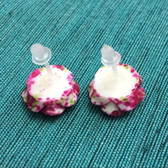 (K2) Pink Flower Earrings - Picture 4 of 6